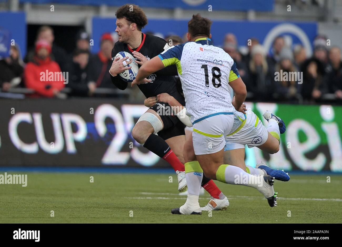 Hendon. United Kingdom. 23 novembre 2019. Duncan Taylor (sarrasins) fait une pause. Saracens v Ospreys. Piscine 4. Heineken Cup Champions. Deuxième (2e) tour. Allianz Park. Hendon. Londres. UK. Garry Crédit/Sport sous gaine en images/Alamy Live News. Banque D'Images