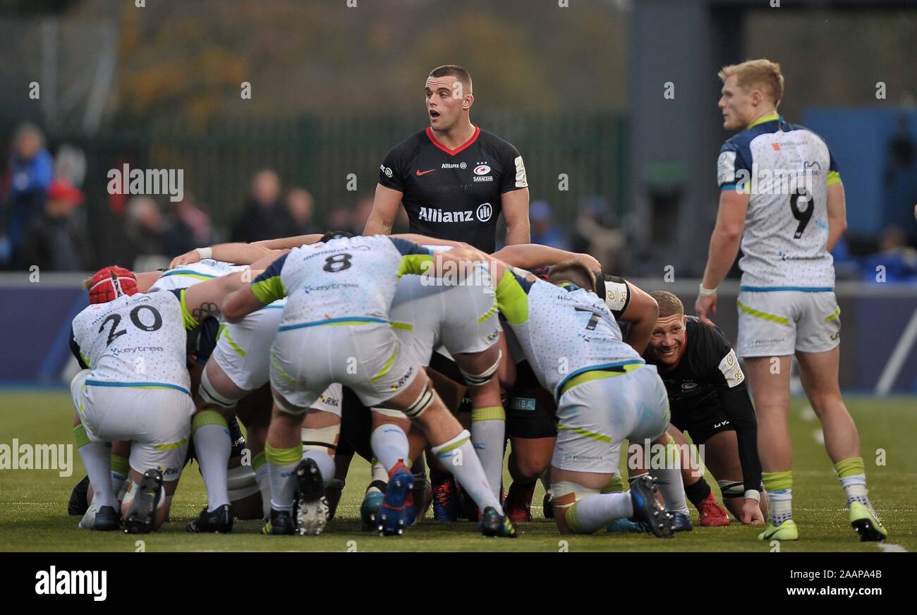 Hendon. United Kingdom. 23 novembre 2019. Ben Earl (sarrasins) regarde au-dessus de la mêlée. Saracens v Ospreys. Piscine 4. Heineken Cup Champions. Deuxième (2e) tour. Allianz Park. Hendon. Londres. UK. Garry Crédit/Sport sous gaine en images/Alamy Live News. Banque D'Images