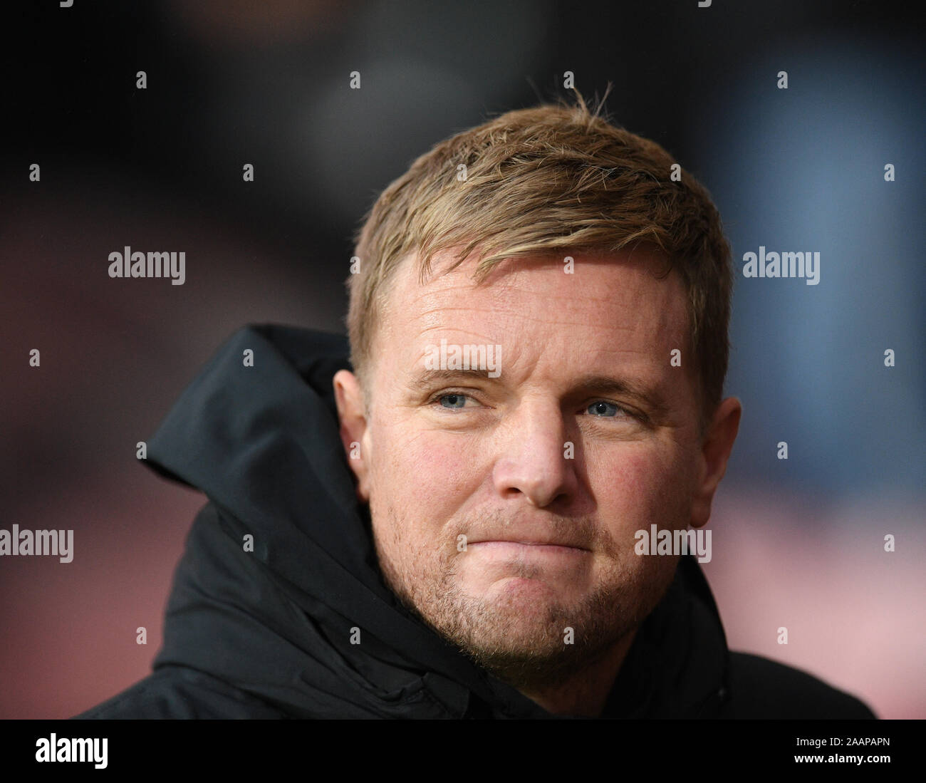 Stade de vitalité, Bournemouth, Dorset, UK. 23 Nov, 2019. Premier League anglaise de football, de Bournemouth Athletic Wolverhampton Wanderers contre ; Eddie Howe Manager de son équipe montres Bournemouth - strictement usage éditorial uniquement. Pas d'utilisation non autorisée avec l'audio, vidéo, données, listes de luminaire, club ou la Ligue de logos ou services 'live'. En ligne De-match utilisation limitée à 120 images, aucune émulation. Aucune utilisation de pari, de jeux ou d'un club ou la ligue/player Crédit : publications Plus Sport Action/Alamy Live News Banque D'Images