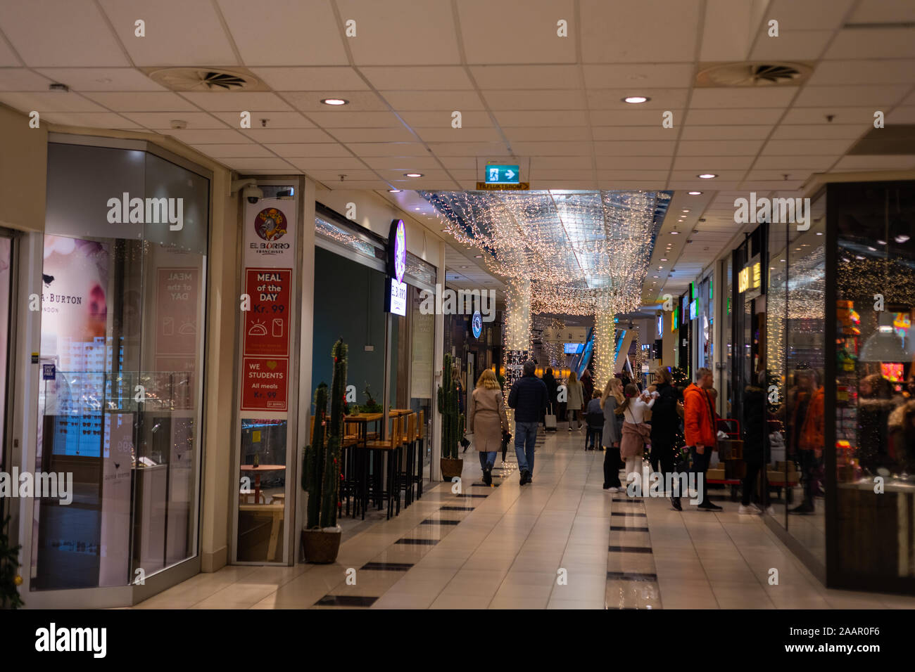 Oslo, Norvège, le 23 novembre 2019 : Photos de la Byporten shopping à Oslo Banque D'Images