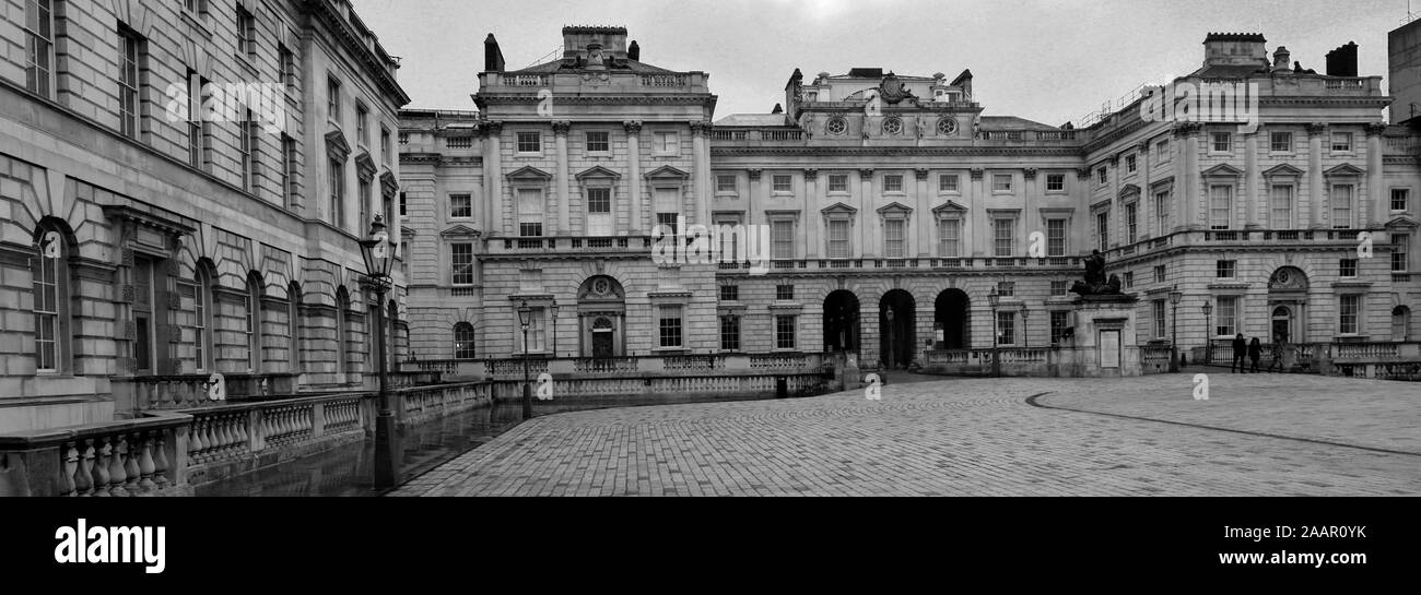 Extérieur de Somerset House, The Strand, London City, Angleterre. Banque D'Images