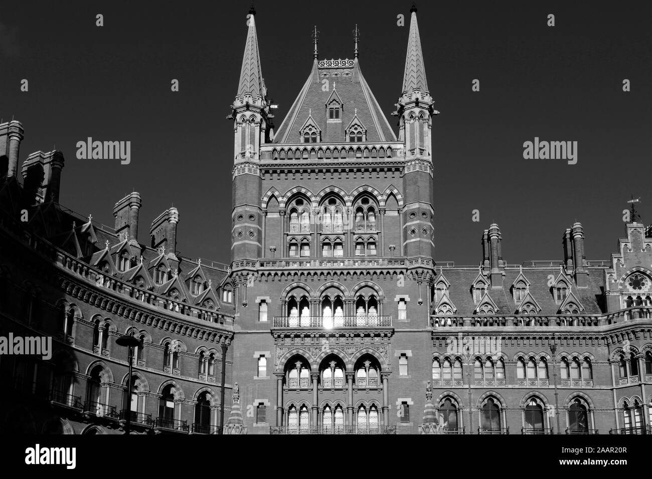 Façade extérieure de la gare St Pancras, de Liège, ville de Londres, Angleterre Banque D'Images