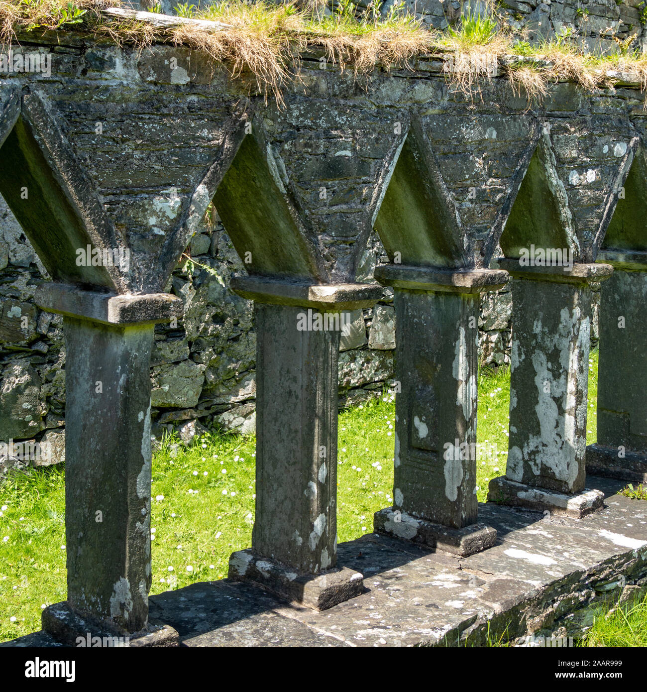 Ruines de l'ancien cloître du Prieuré Oronsay, île de Oronsay, Colonsay, Ecosse, Royaume-Uni Banque D'Images