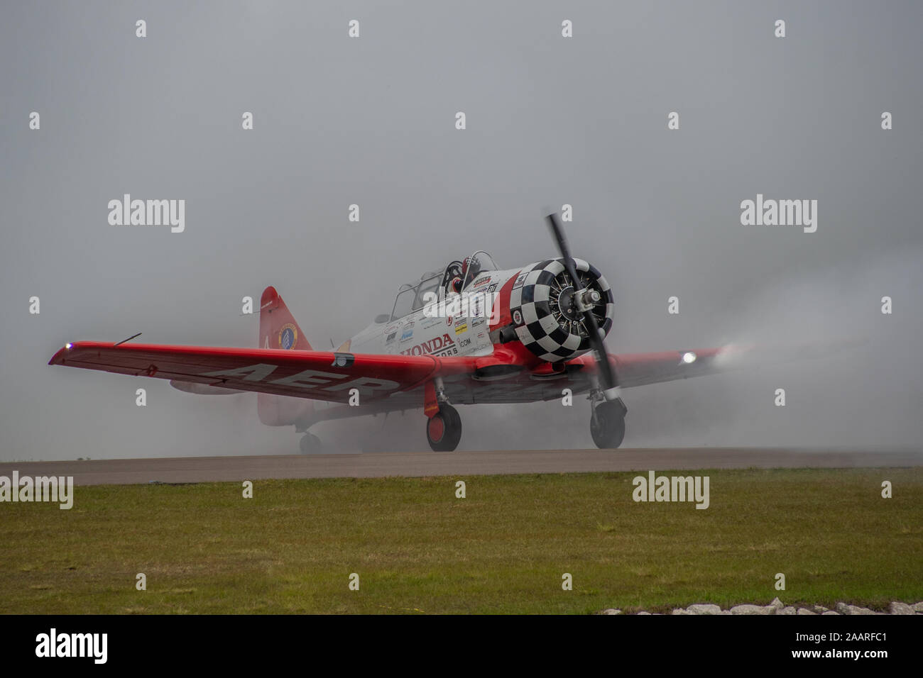 L'AEROSHELL North American T6 Harvard -Sun n' Fun airshow, Lakeland en Floride Banque D'Images