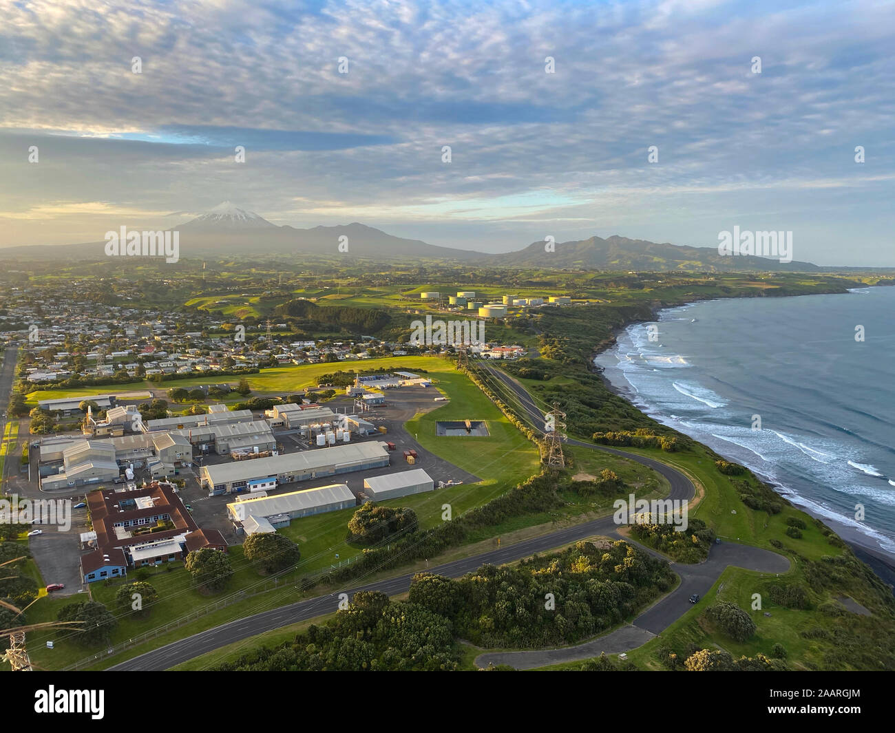 Vista de New Plymouth et Mt Taranaki de Paritutu Rock Banque D'Images
