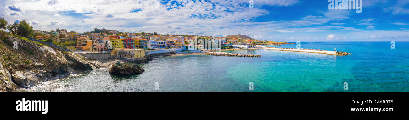 Côtières traditionnelles village de Panormo, Rethymnon, Crète, Grèce. Banque D'Images