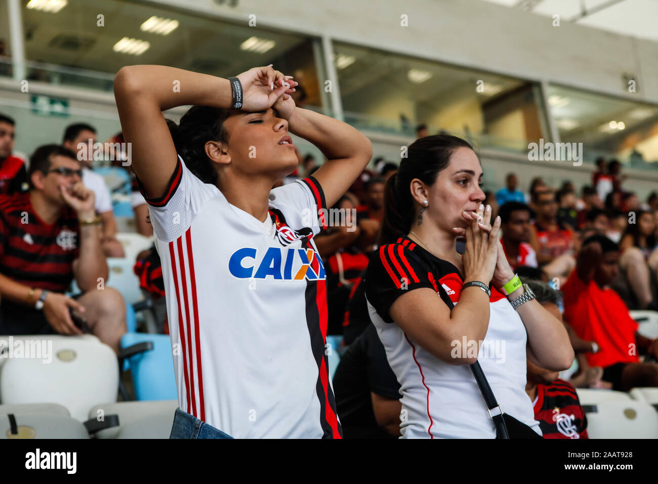 Rio de Janeiro, Brésil. 23 Nov, 2019. La foule des partisans du stade Maracana le samedi (23) à la finale 2019 Fun Fest Libertadores pour regarder la Copa Libertadores de America finale entre Flamengo et River Plate. L'événement propose également des spectacles d'Buchecha, DJ Marlboro, Ivo Meirelles et Ludmilla. Credit : Lorando Labbe/FotoArena/Alamy Live News Banque D'Images