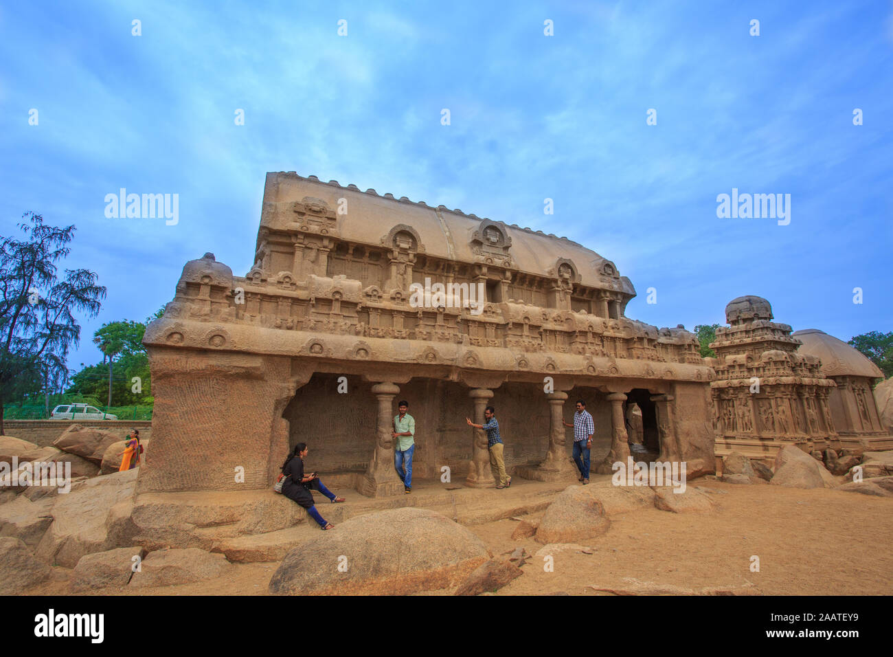 Cinq rathas (Pancha Rathas) - Le célèbre temple de Mahabalipuram (Inde). La structure est faite de pierre monolithique. Banque D'Images
