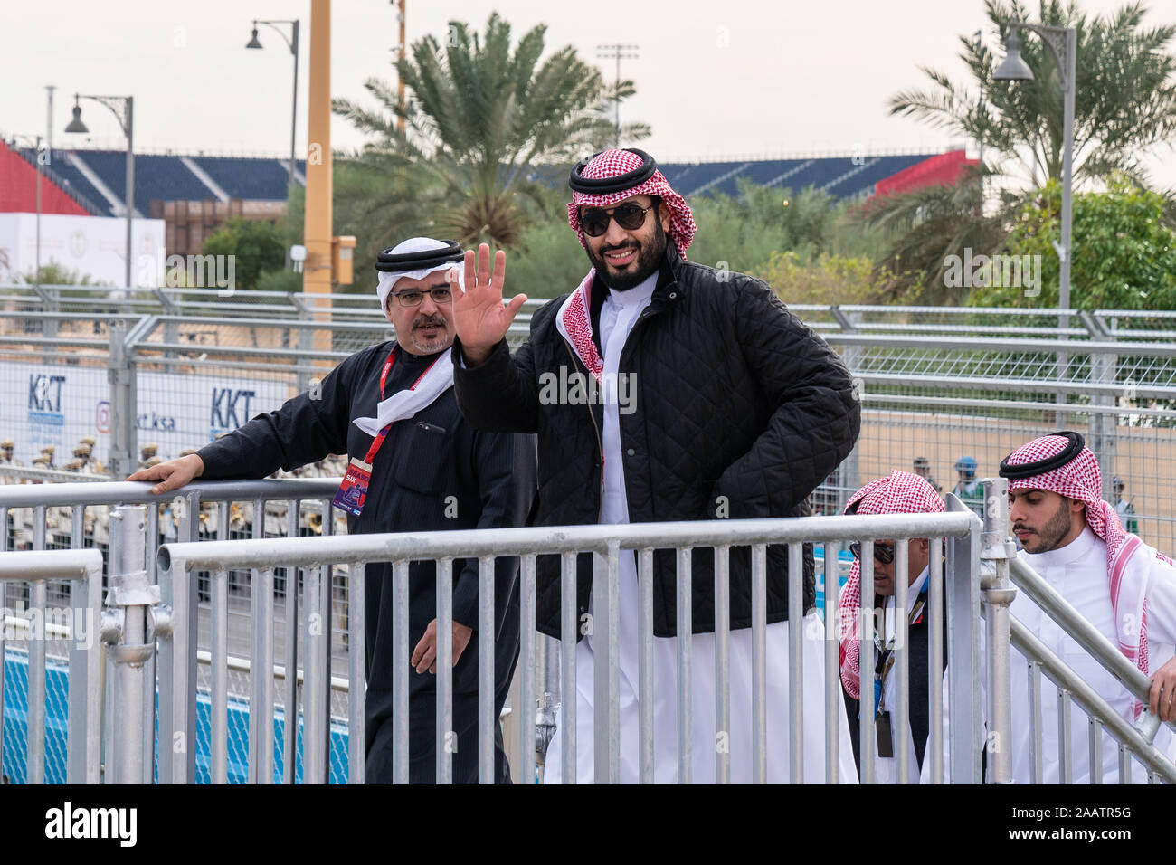 Mohammad Bin Salman Al Saud vagues à l'Arabie saoudite Formule E de Diriyah, Riyad Banque D'Images