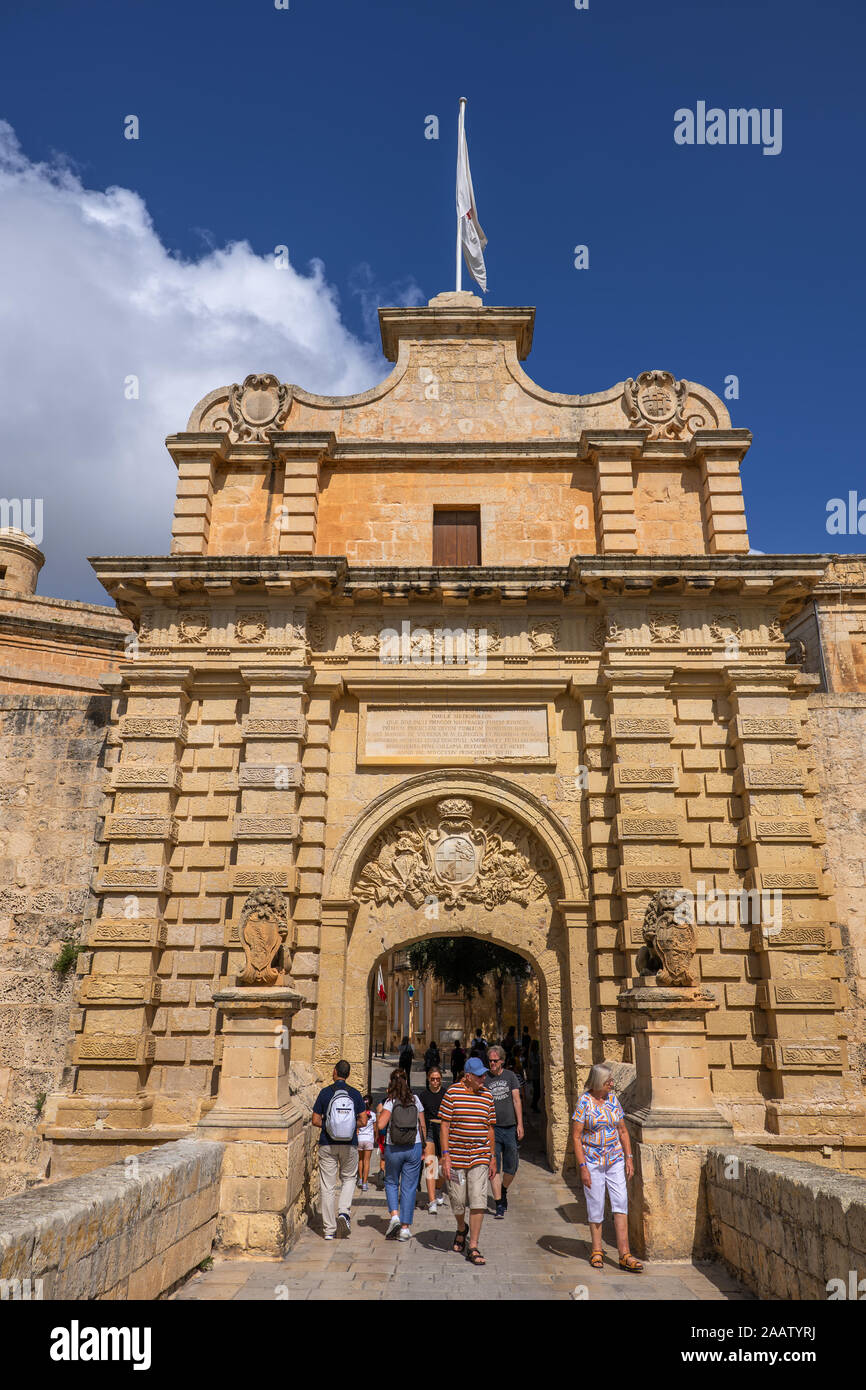 Mdina Gate (Maltais : tal-Il-Bieb Mdina) ou Vilhena porte de la ville silencieuse de Mdina à Malte, monument de style baroque de 1724. Banque D'Images