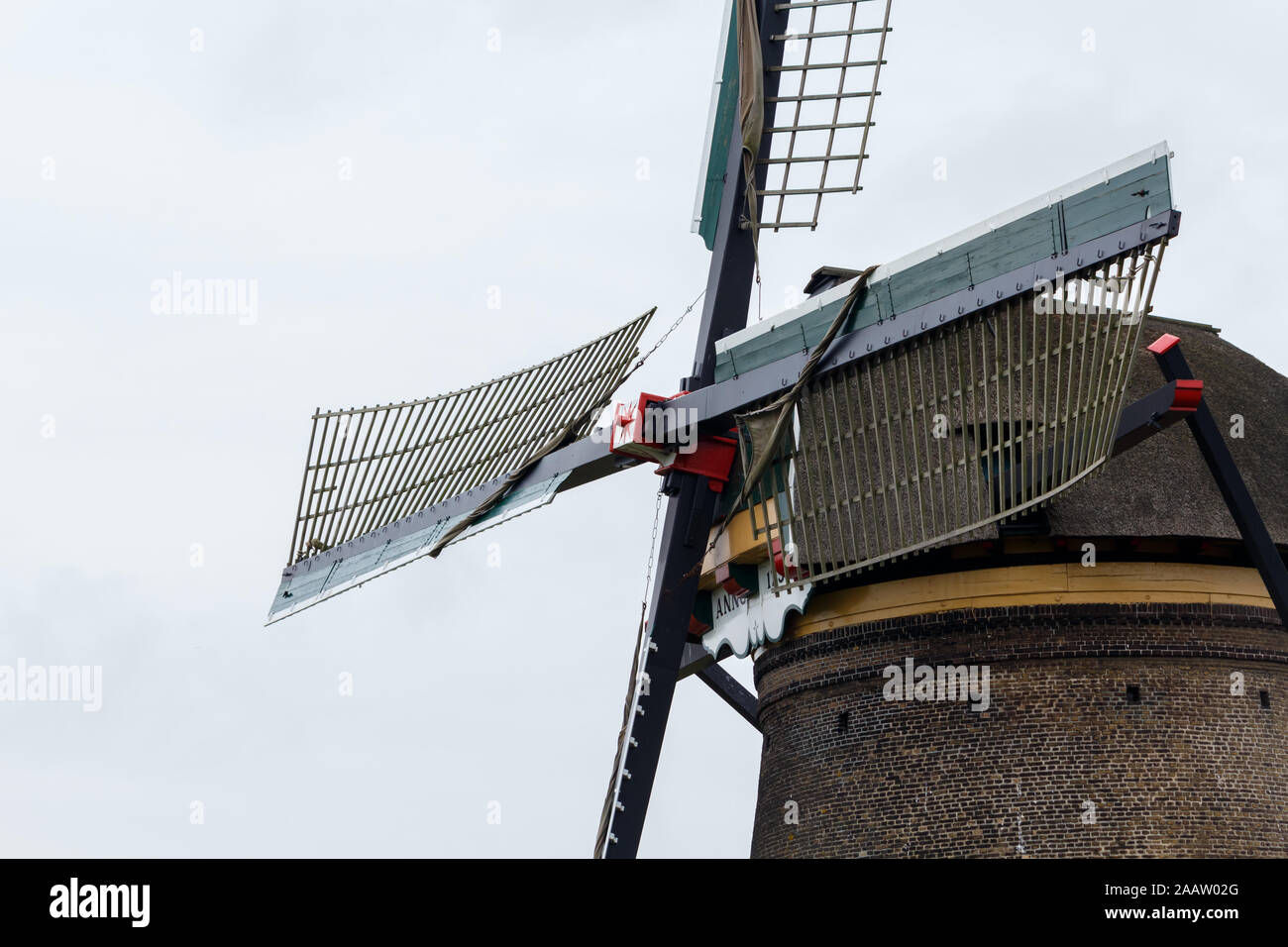Abstract Shot of windmill blades against white background Banque D'Images
