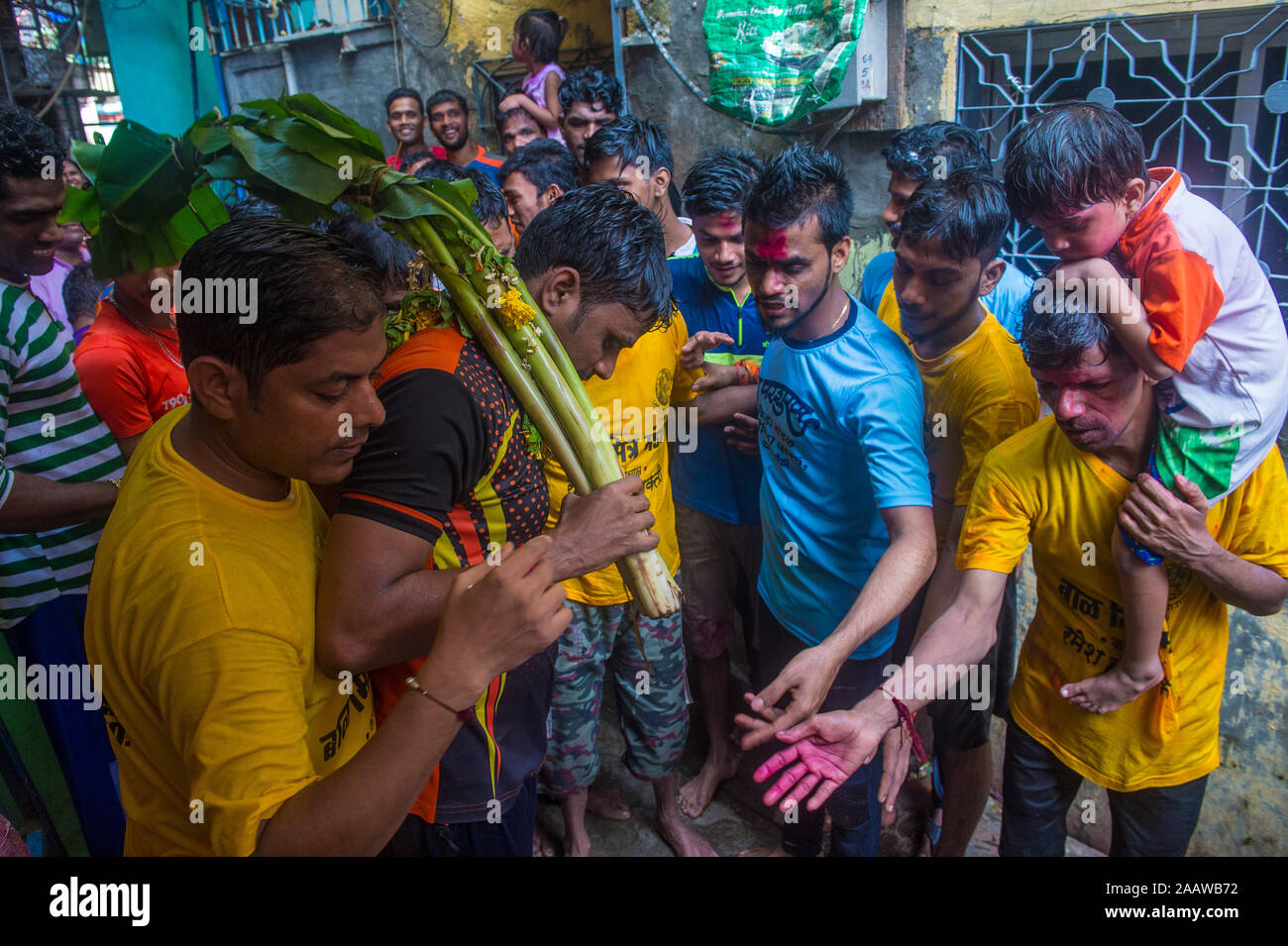 Les Indiens célèbrent pendant le festival Janmashtami à Mumbai, en Inde Banque D'Images