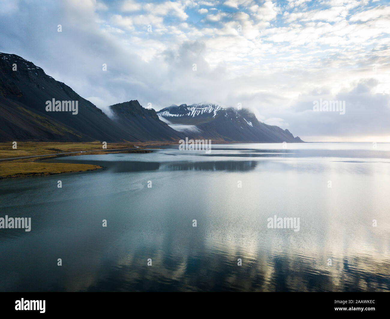 L'Islande, de nuages sur le lac Jokulsarlon Banque D'Images
