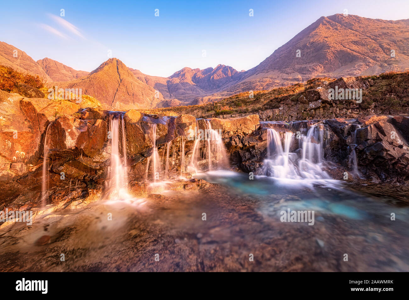 Vue panoramique sur les piscines fée cascade, Glenbrittle, île de Skye, Highlands, Scotland, UK Banque D'Images