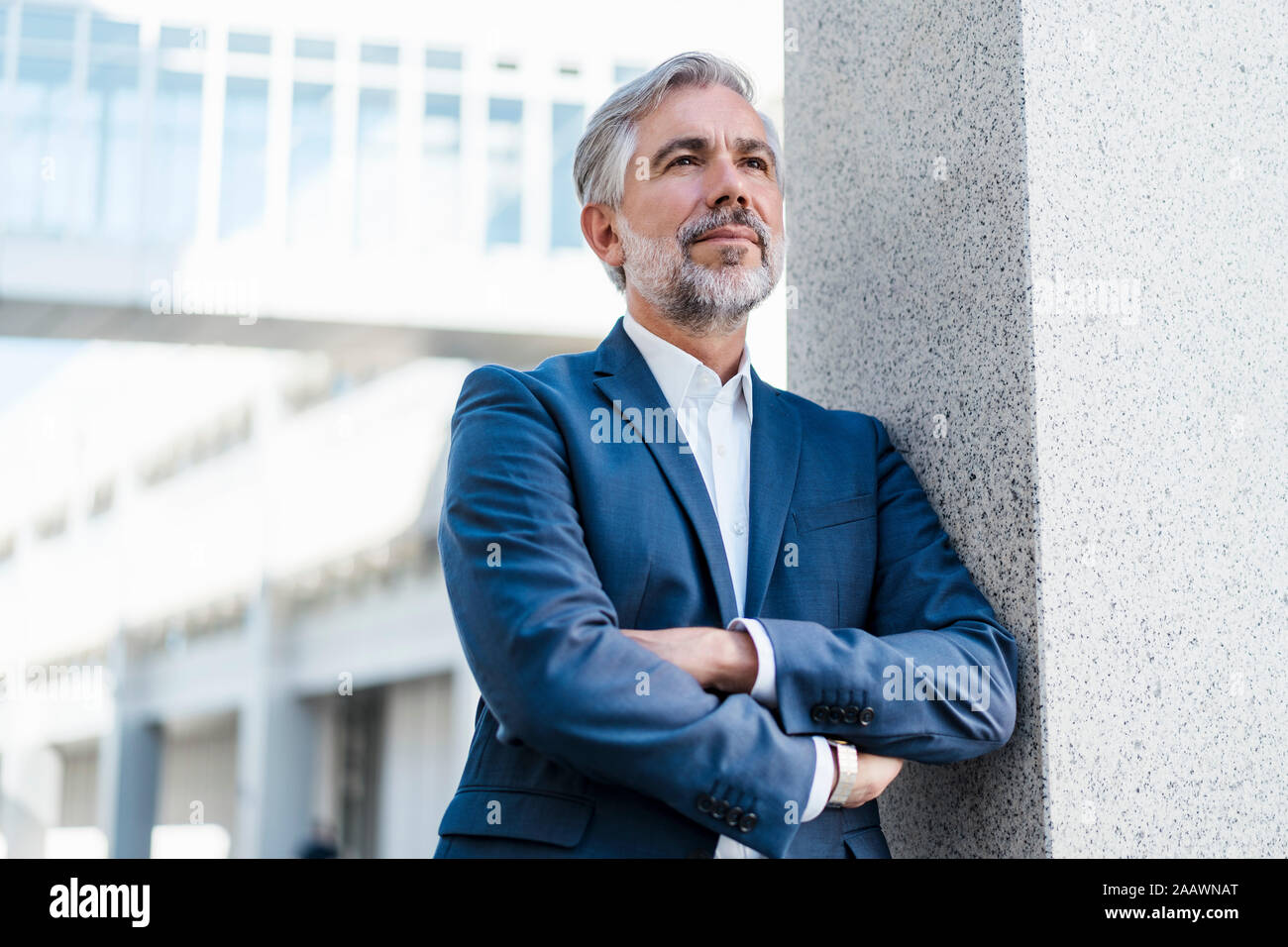 Portrait of businessman outdoors Banque D'Images