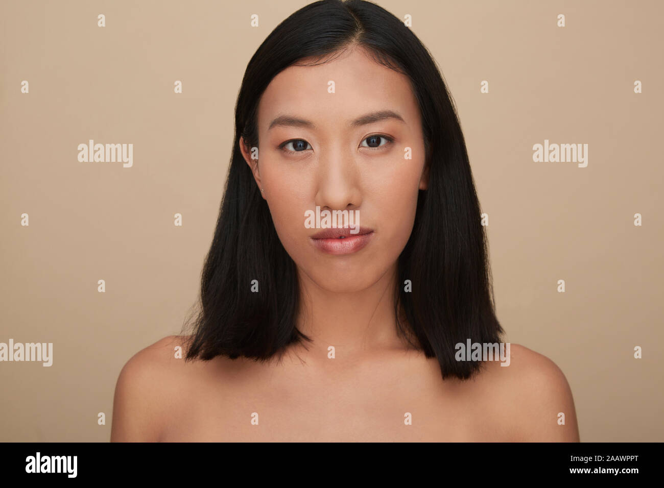 Portrait of young female femme chinoise Banque D'Images