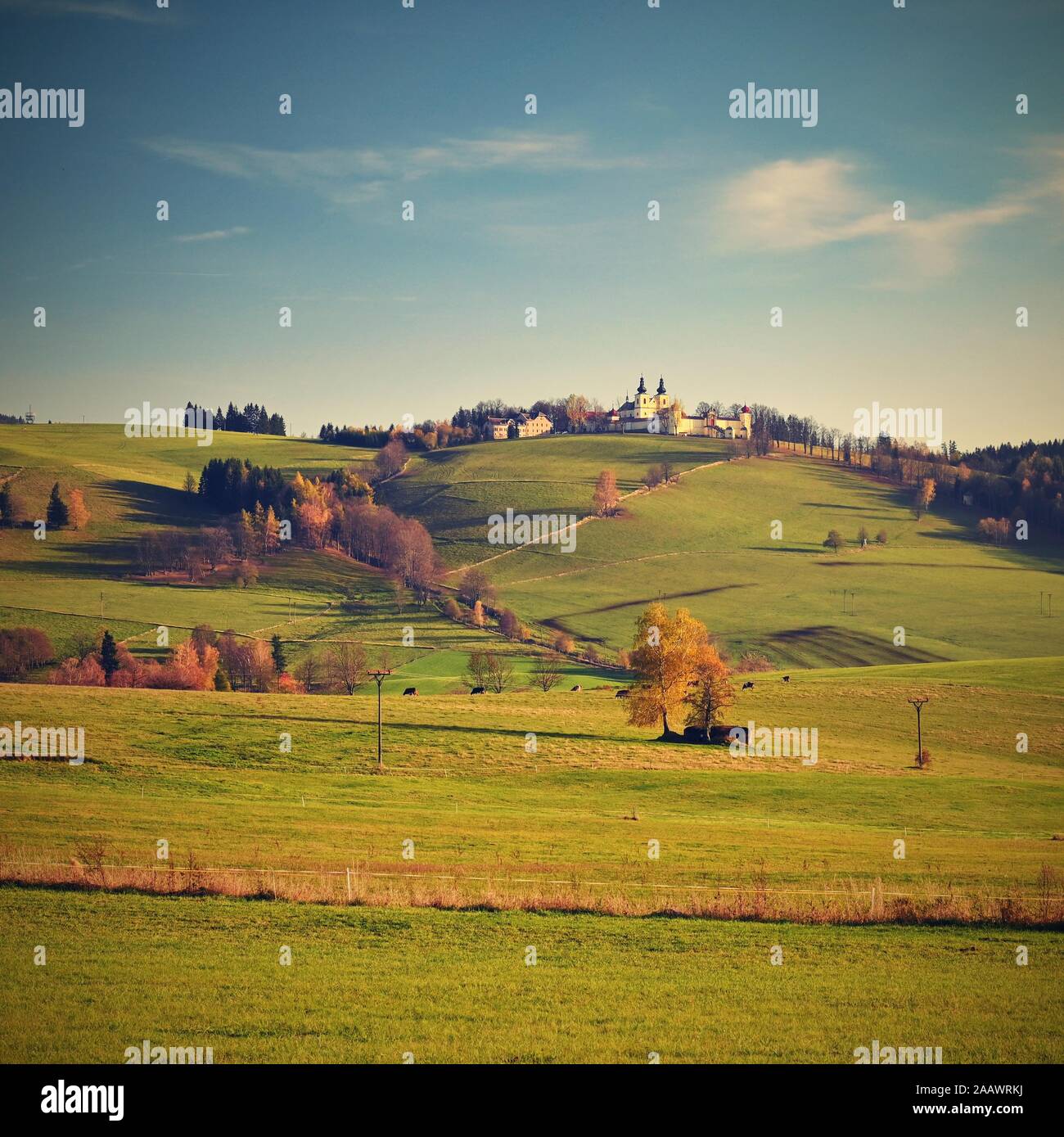 Montagne de Mère de Dieu - beau paysage d'automne avec monastère en République Tchèque Banque D'Images
