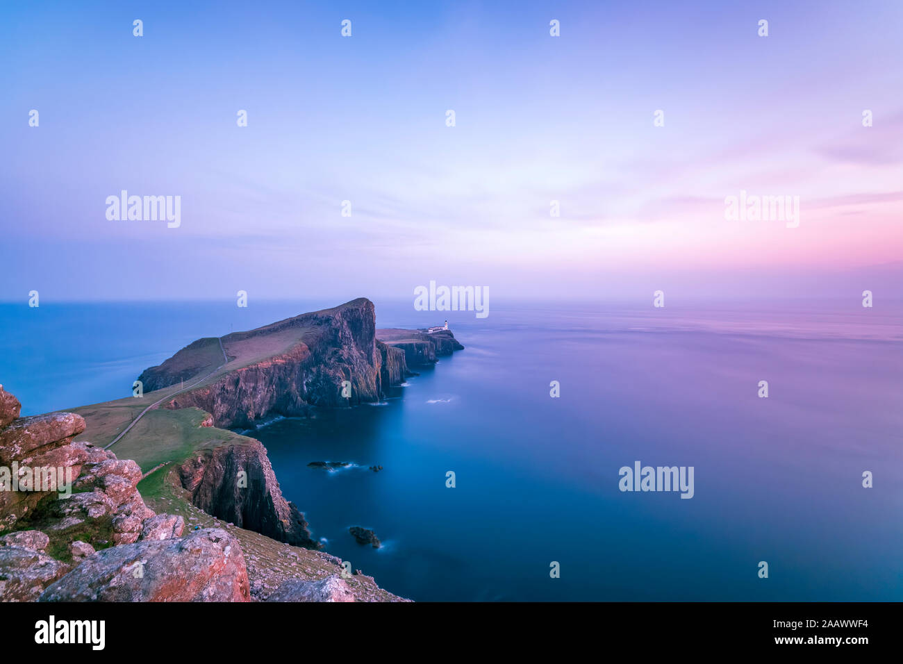Vue panoramique sur mer contre sky pendant le coucher du soleil, Waterstein, île de Skye, Highlands, Scotland, UK Banque D'Images