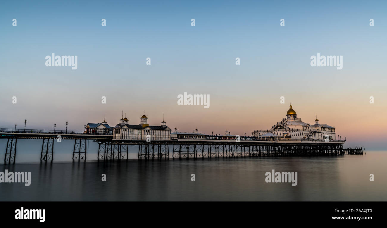 La jetée d''Eastbourne est une station pleasure pier à Eastbourne, East Sussex, sur la côte sud de l'Angleterre. Banque D'Images