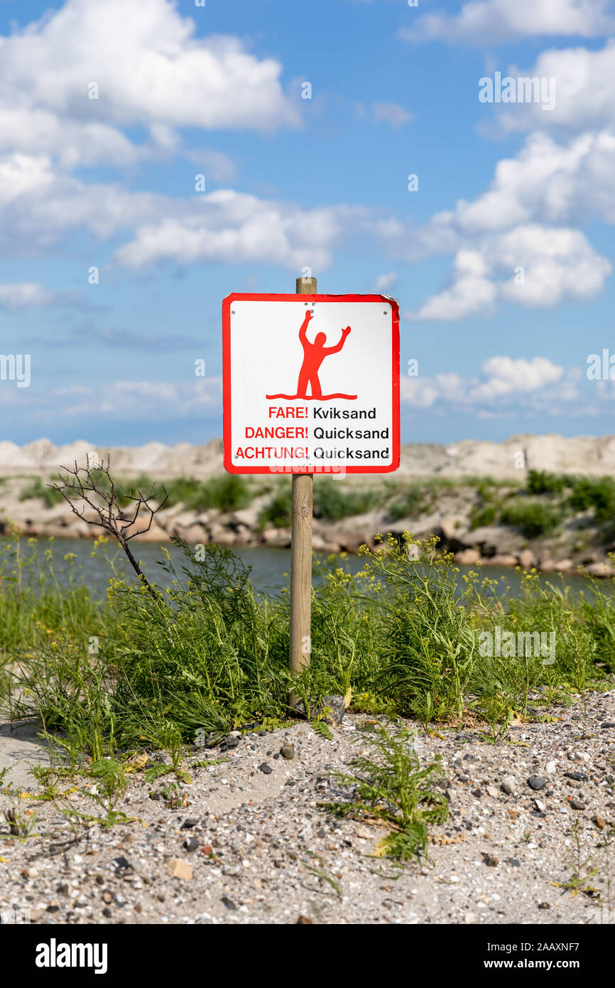Tarif ' ! Kviksand - Danger ! Sables mouvants - Achtung ! Des sables mouvants, signer (danois, anglais et allemand) Banque D'Images