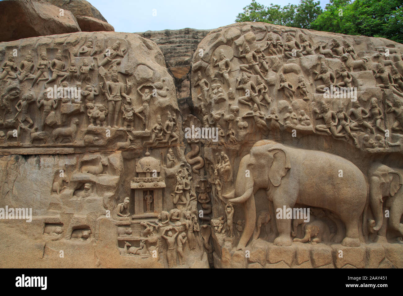 La pénitence d'Arjuna - La célèbre architecture de pierre monolithique de Mahabalipuram (Inde) Banque D'Images