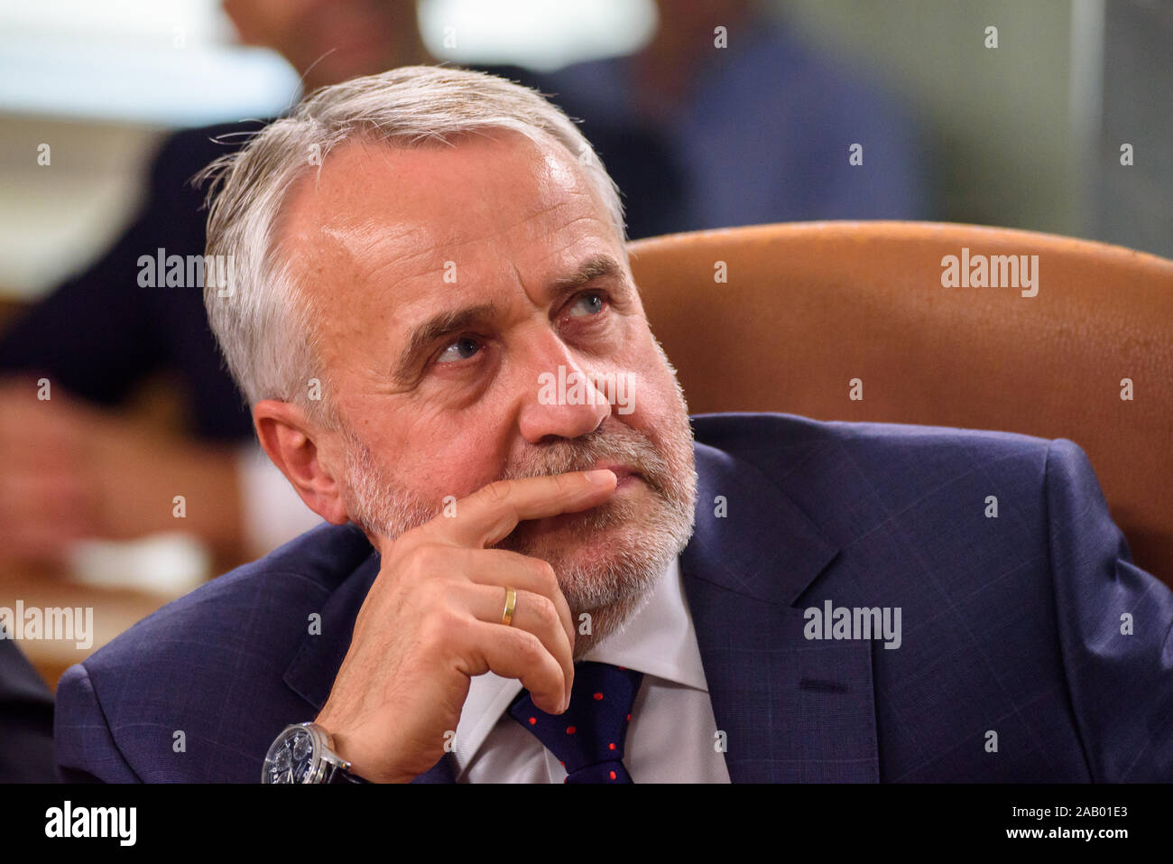 RIGA, Lettonie. 5 septembre 2018. Andris Skele, ancien Premier Ministre de la Lettonie, au cours de la discussion entre ex Premiers Ministres de Lettonie. Cabinet des ministres. Banque D'Images