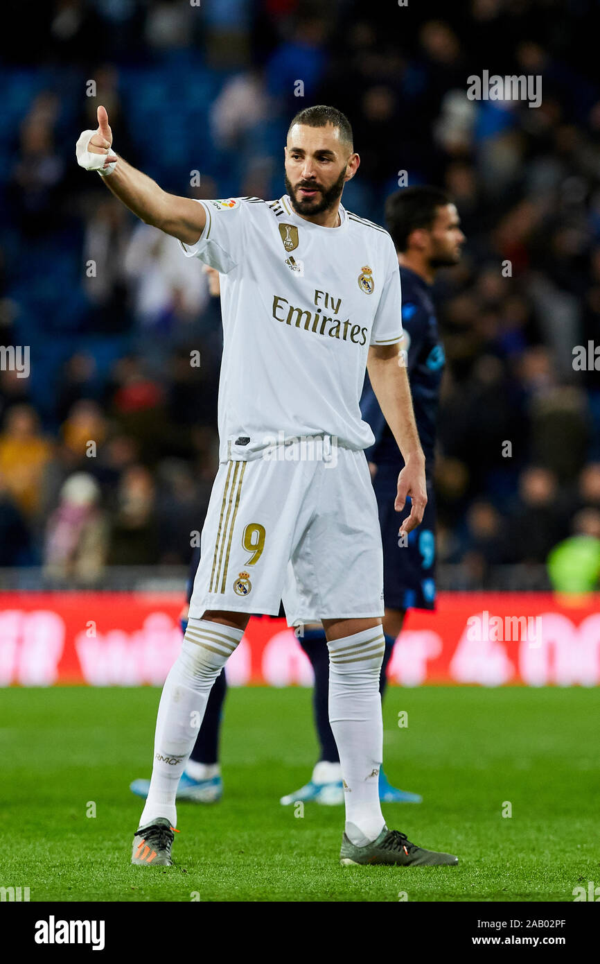 Karim Benzema du Real Madrid célèbre victoire après le match de la Liga entre le Real Madrid et Real Sociedad à Santiago Bernabeu à Madrid.(score final ; Real Madrid 3:1 Real Sociedad) Banque D'Images