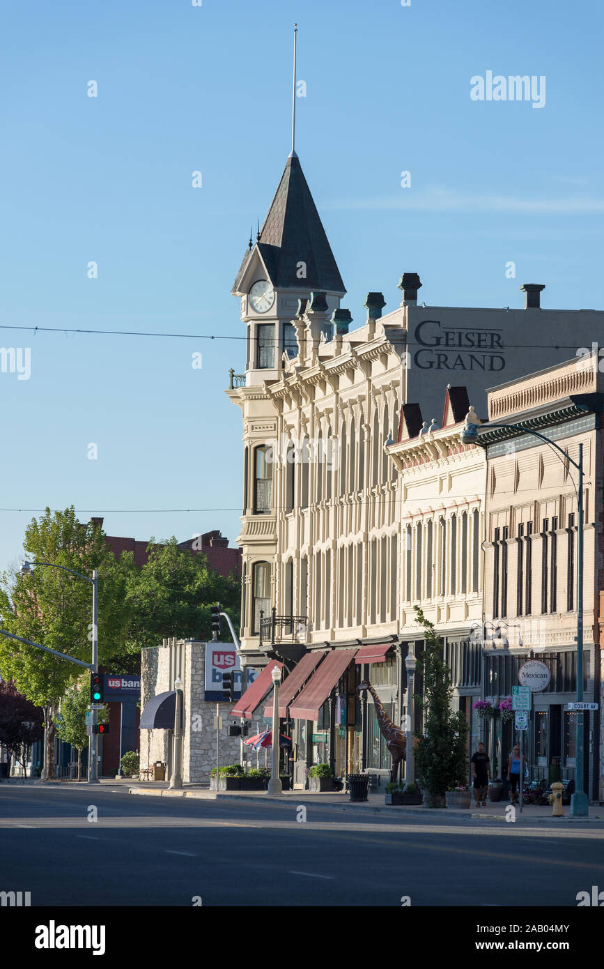 La lumière du soleil sur le Geiser Grand Hotel au centre-ville de Baker City, Oregon. Banque D'Images