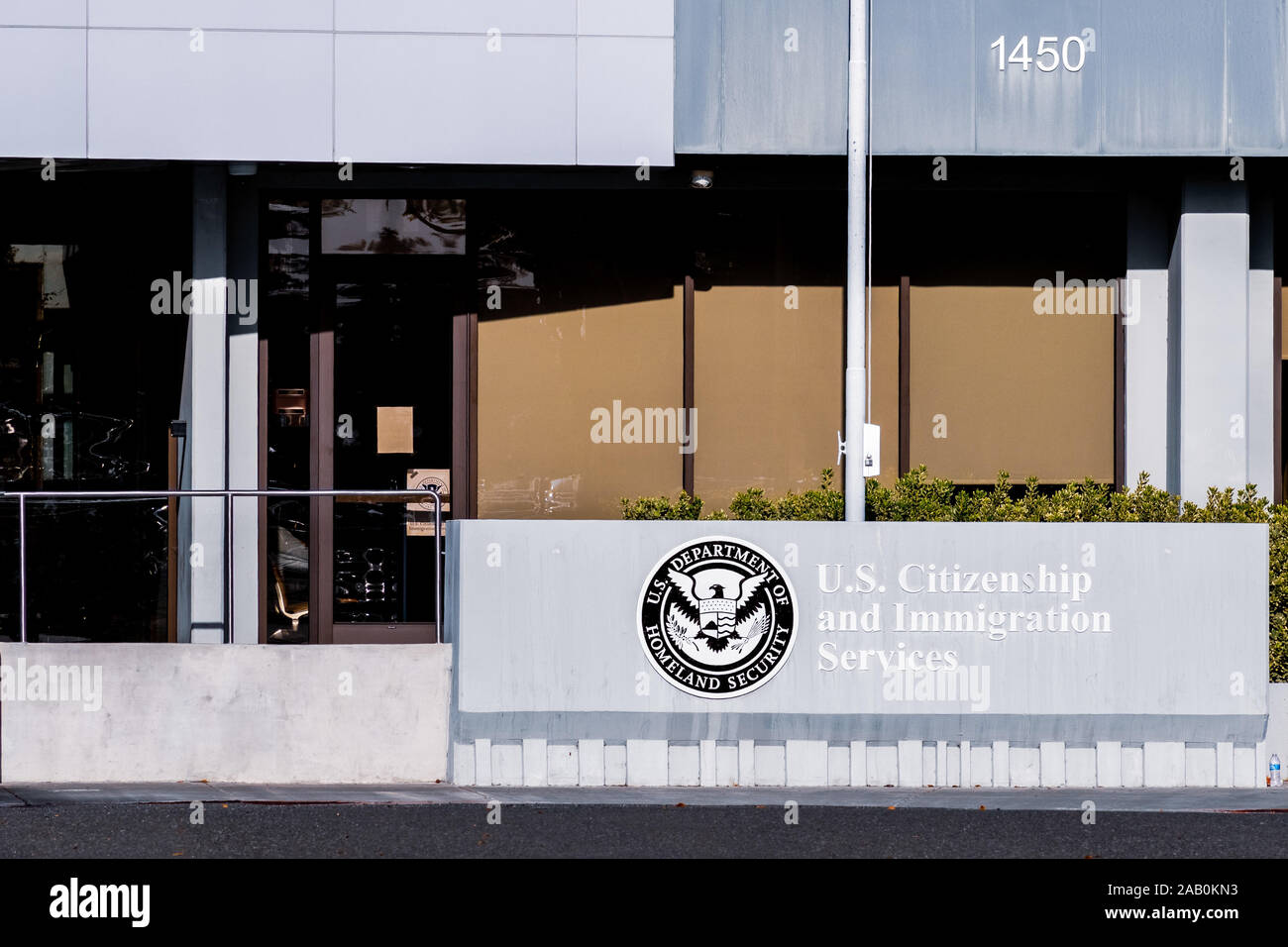 Nov 20, 2019 Santa Clara / CA / USA - U.S. Citizenship and Immigration Services (USCIS) bureau situé dans la Silicon Valley, l'USCIS est une agence de l'U. Banque D'Images