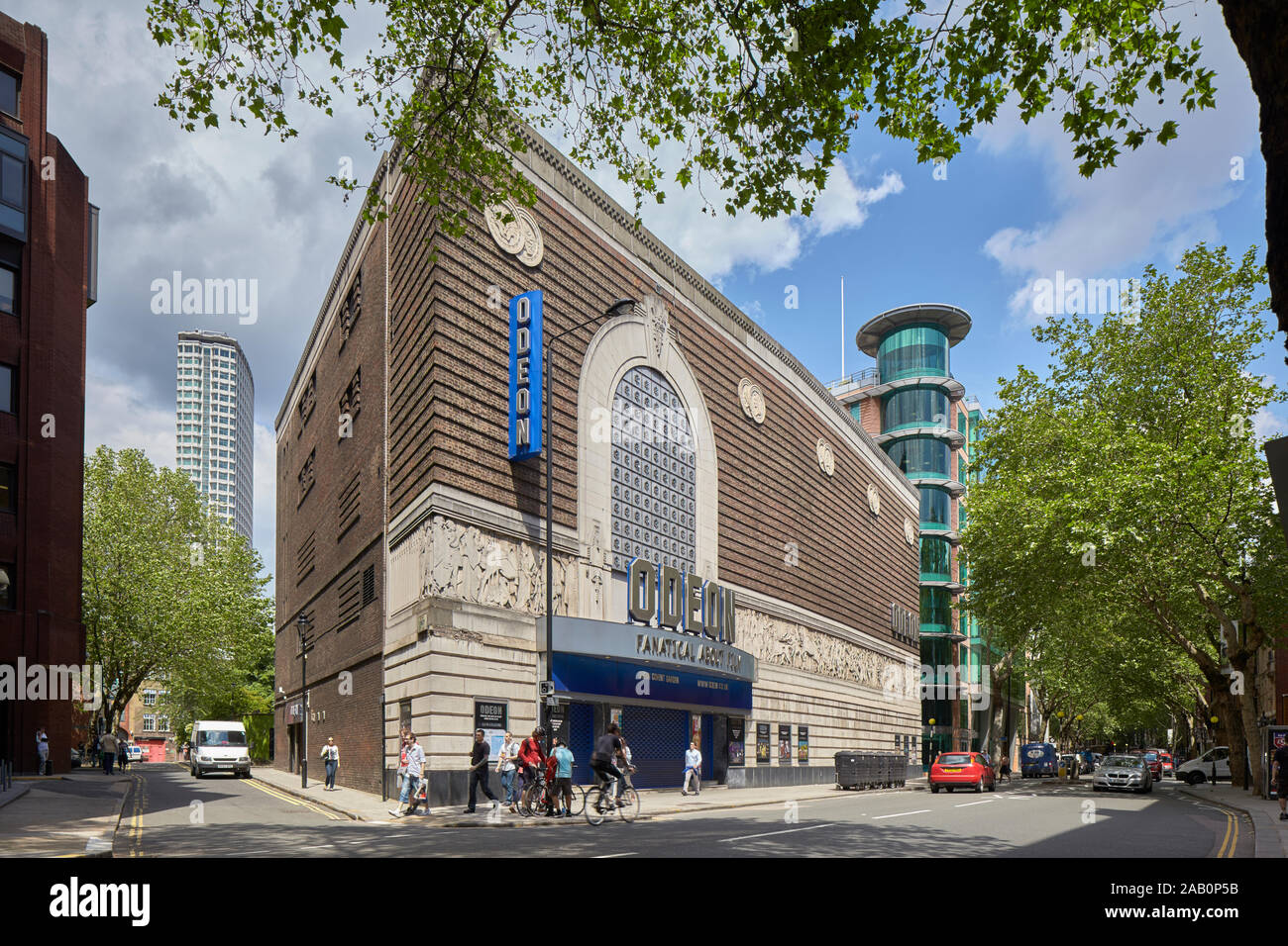 Odeon Covent Garden précédemment le Saville Theatre, Theatre/Cinema conçu par l'entreprise d'architecture T.P. Bennett & Fils Banque D'Images