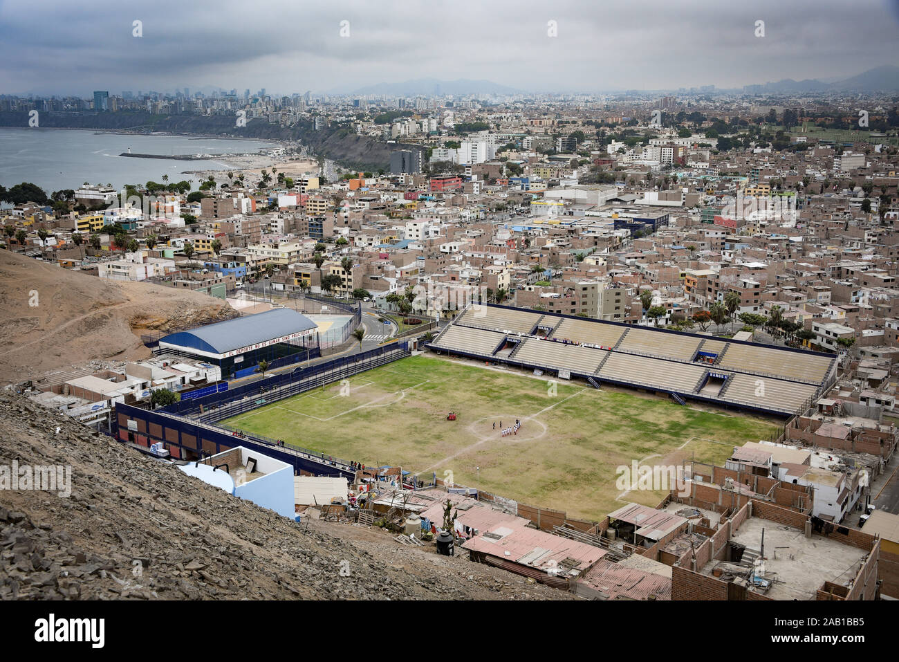 Lima, Pérou - Nov 17, 2019 : points de vue le long de la côte de Lima à partir du mirador Morro Solar Banque D'Images