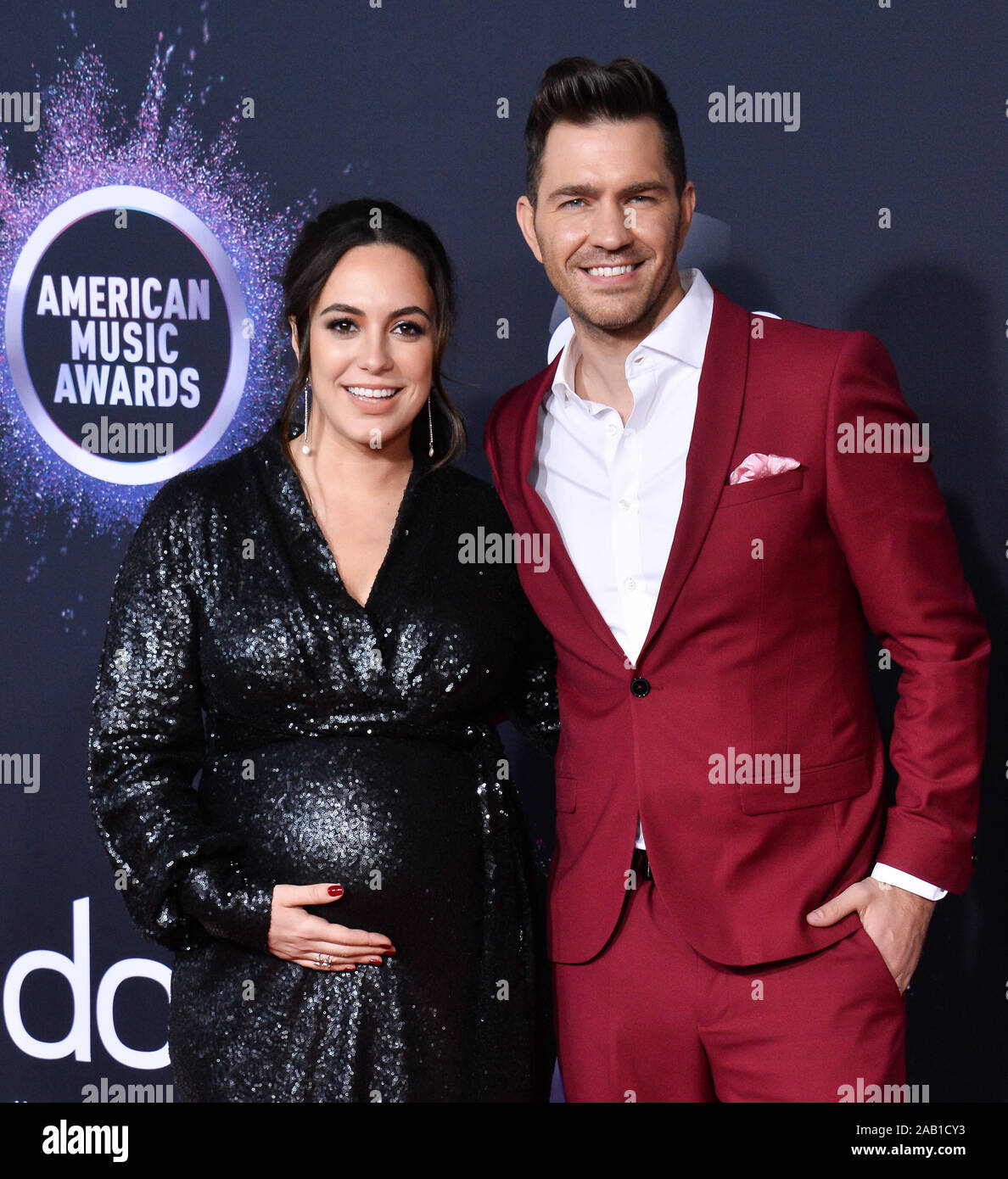 Los Angeles, United States. 24 Nov, 2019. (L-R) Aijia Lise et chanteur Andy Grammer arrivent pour le 47e Annual American Music Awards lors du Microsoft Theatre de Los Angeles le dimanche, Novembre 24, 2019. Photo par Jim Ruymen/UPI UPI : Crédit/Alamy Live News Banque D'Images