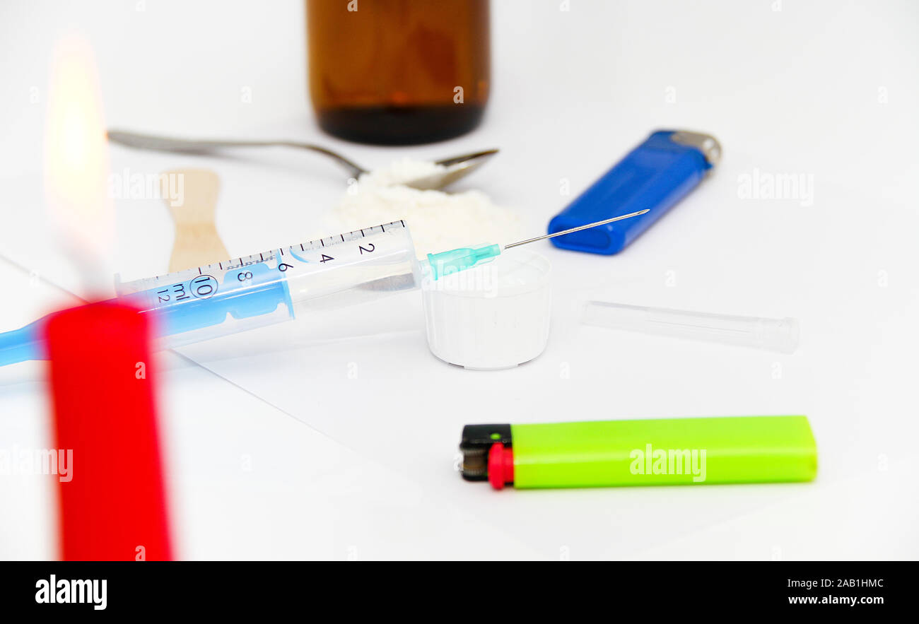 La seringue et l'héroïne cuit sur spoon Banque D'Images
