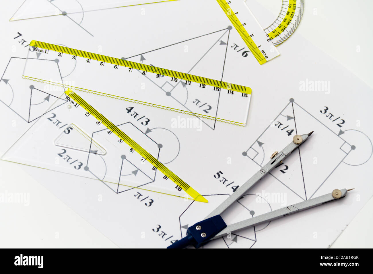 Outils de dessin avec boussole, les projets de construction. Banque D'Images