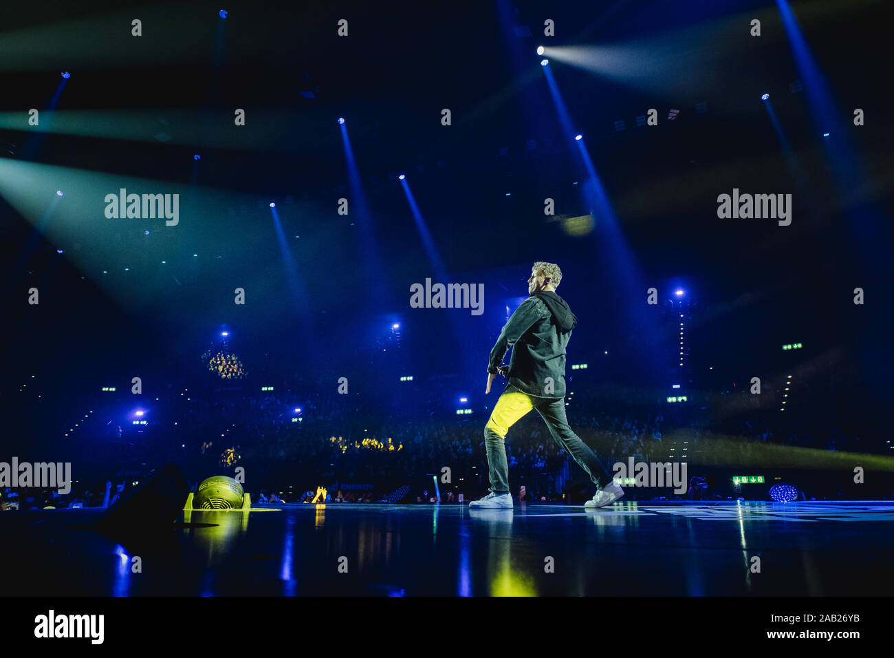 Zurich, Suisse. 22 novembre 2019. La chanteuse allemande og Tim Bendzko compositeur effectue un concert live au cours de la Nuit 2019 Energy Star au Hallenstadion à Zurich. (Photo crédit : Gonzales Photo - Tilman Jentzsch). Banque D'Images