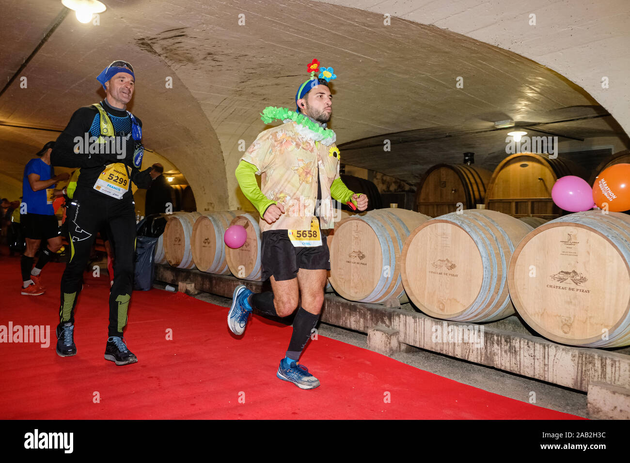 Le 23 novembre 2019, Villefranche sur Saône, l'Auvergne, Rhône-Alpes, France-Marathon du Beaujolais. Cette course a lieu au cours de l'Beaujolais Nouveau Banque D'Images