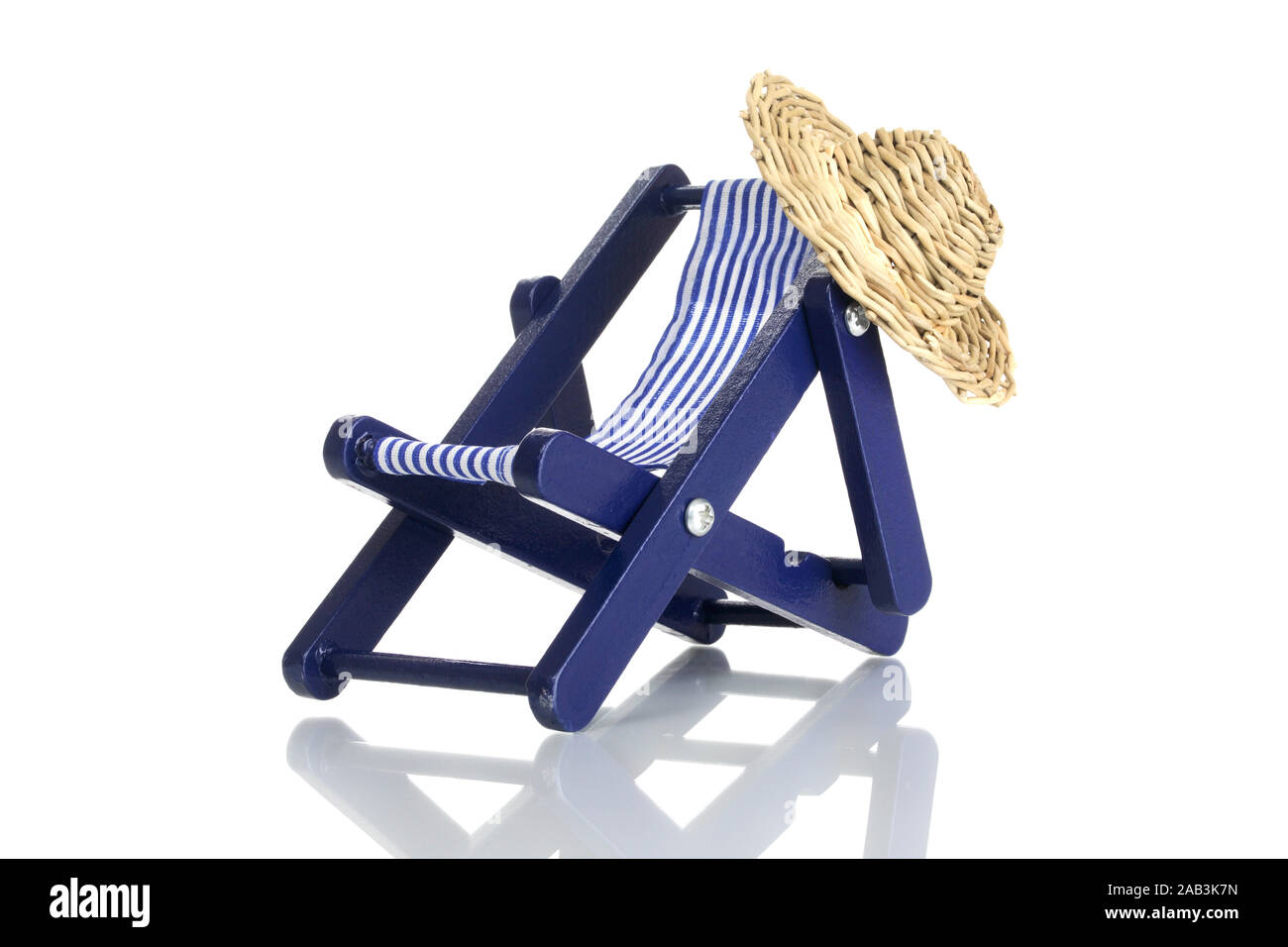 Deck-Chair mit Strohhut Banque D'Images