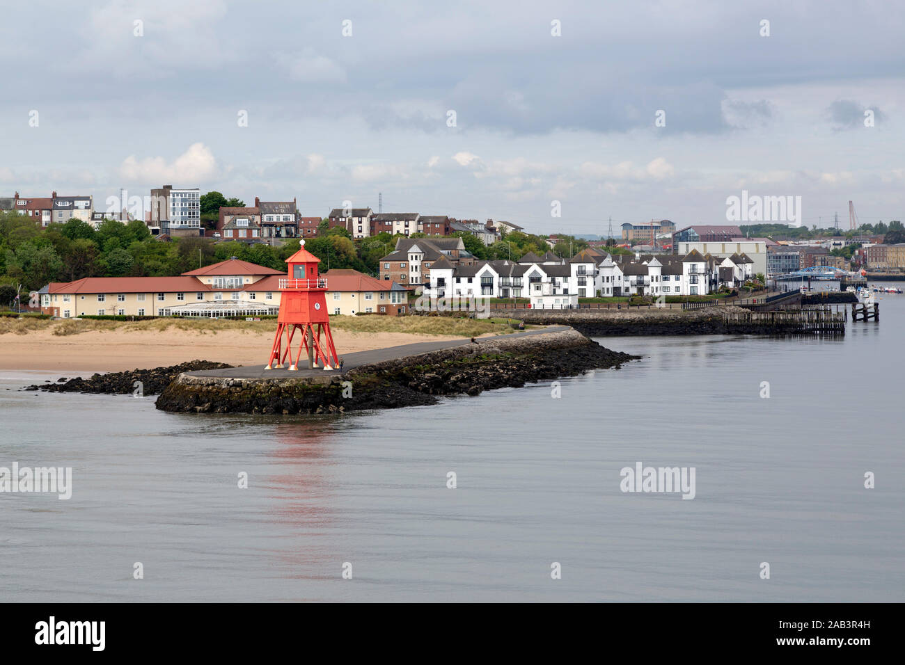 Le troupeau épi phare de South Shields, en Angleterre. Le phare a été construit dans les années 1880 sur l'épi, Promenade sur la rive sud de la Riv Banque D'Images