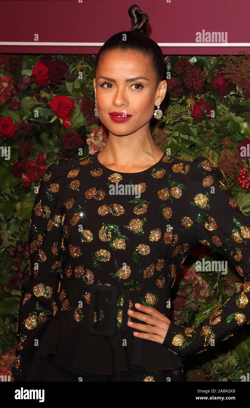 Gugu Mbatha-Raw participe à la 65e Evening Standard Theatre Awards at the London Coliseum à Londres. Banque D'Images