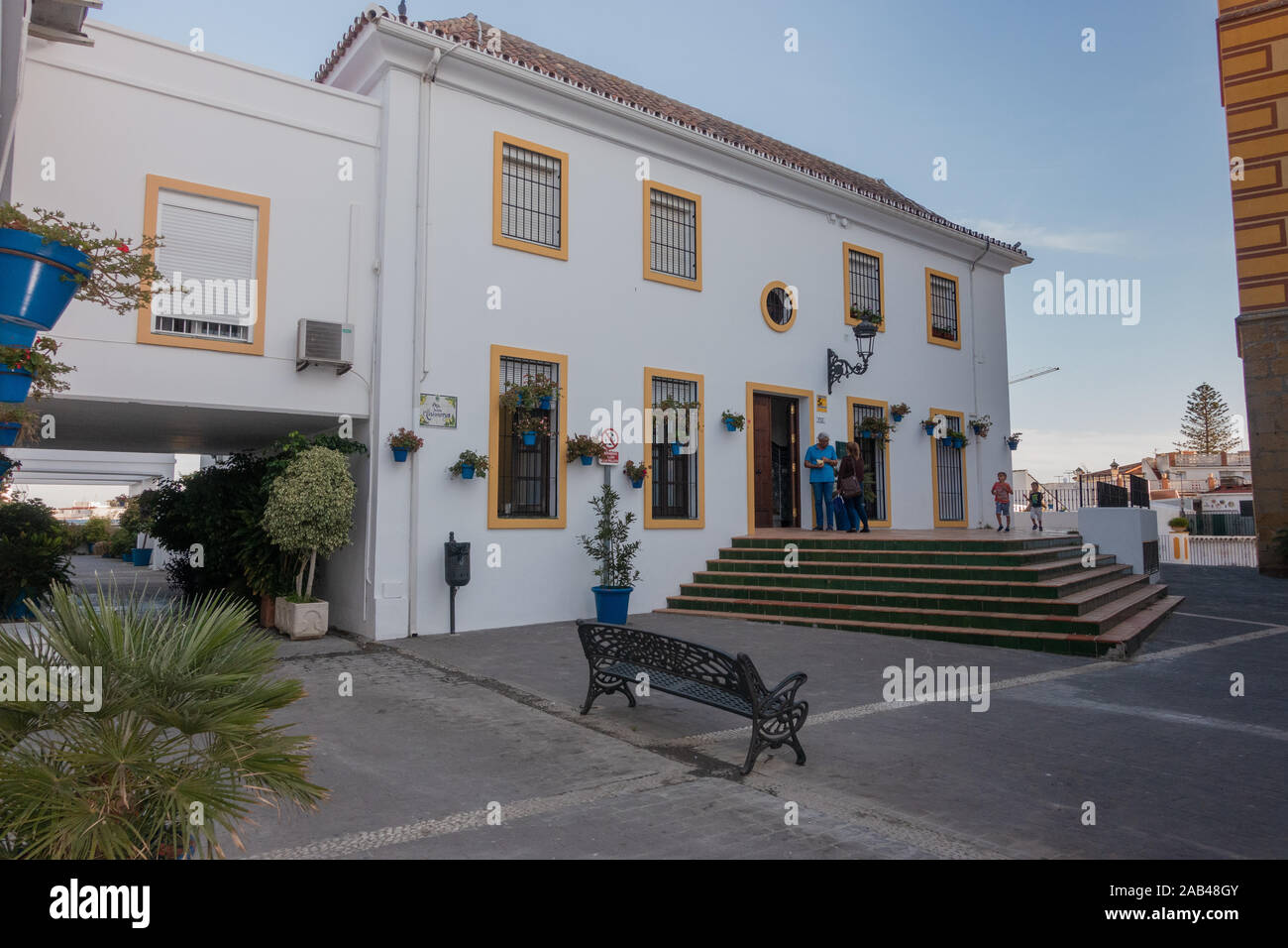 Place attrayante dans le centre d'estepona, espagne Banque D'Images