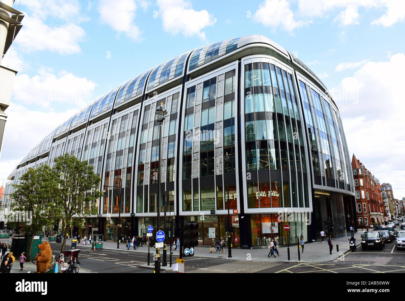 05 septembre 2019, Grande Bretagne, Londres : : centre commercial de la Follie Folli chaîne sur le commerçant d'Oxford Street. La société avec racines grecques se spécialise dans la mode bijoux, montres et accessoires. Photo : Waltraud Grubitzsch/dpa-Zentralbild/ZB Banque D'Images