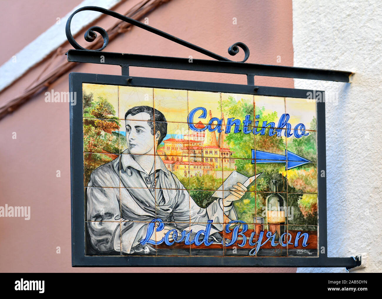 SINTRA, PORTUGAL - 31 octobre, 2017. Enseigne commerciale conseil d'Cantinho do Lord Byron Restaurant dans la vieille ville de Sintra, Portugal. Banque D'Images