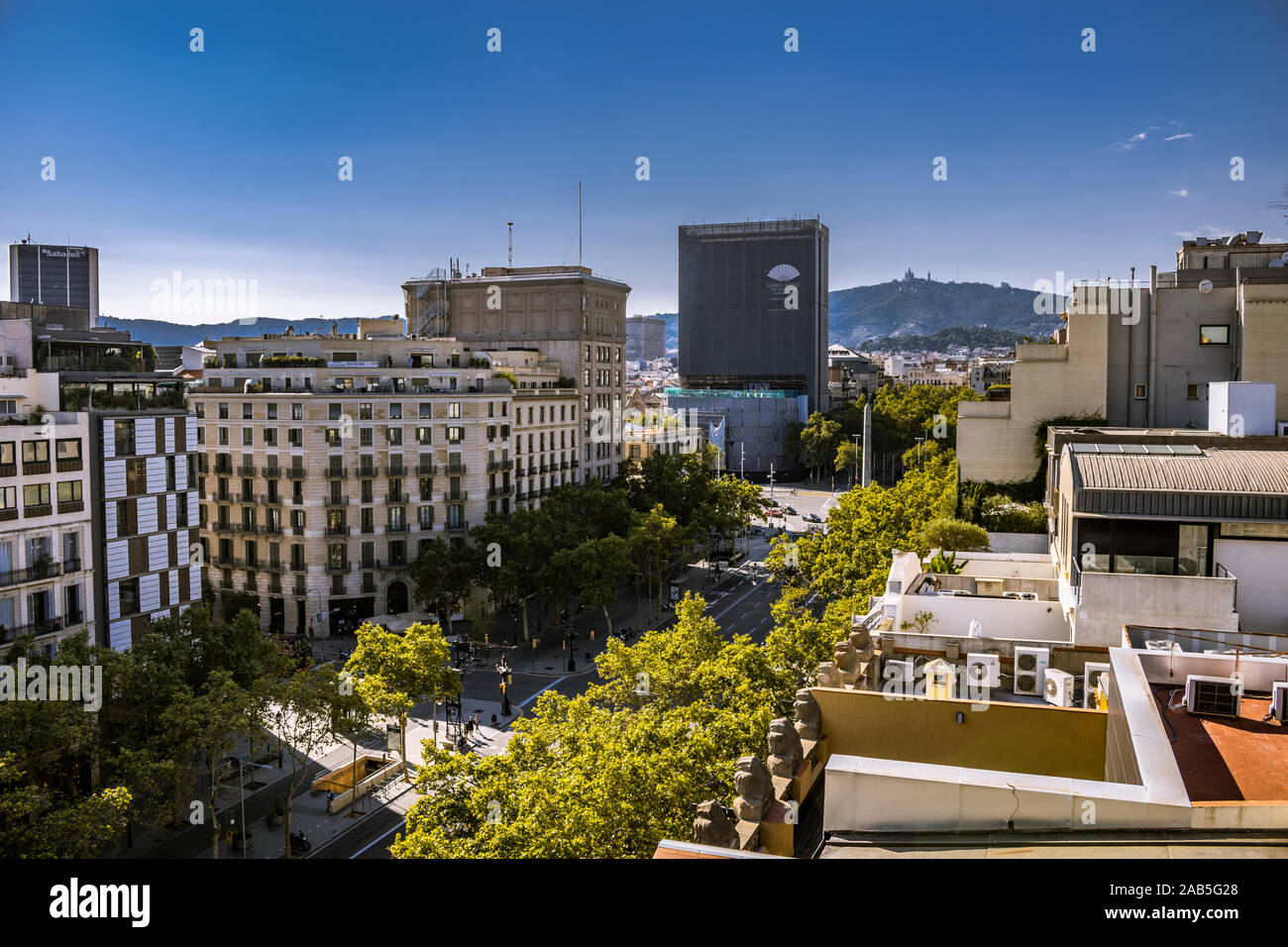Barcelone, Espagne - 24 août 2019 - vue sur le paysage urbain de dessus les toits. Banque D'Images