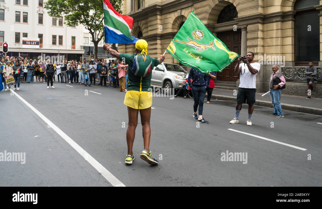 Springbok rugby supporter et fan de la ville street à Cape Town, Afrique du Sud pour accueillir la Coupe du Monde 2019 accueil champions Banque D'Images