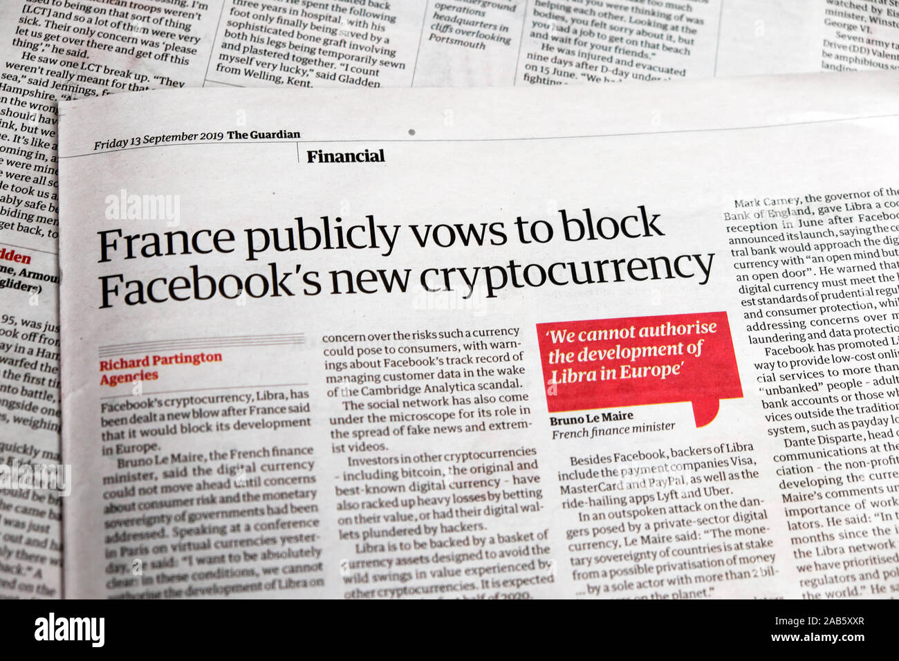 'France voeux publiquement pour bloquer le nouveau Facebook' cryptocurrency Guardian titre page intérieure 13 Septembre 2019 London England UK Banque D'Images