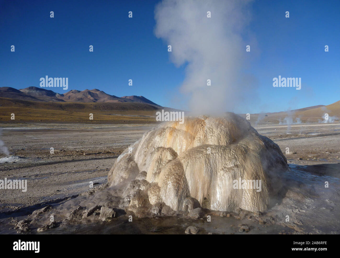 El Tatio, San Pedro de Atacama, Chili, Andes, zone volcanique centrale géothermique, Champ, cônes de haut, Nature, Paysage Banque D'Images