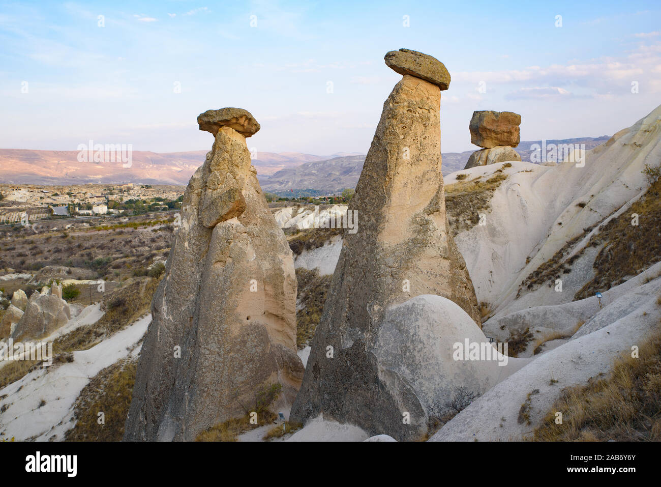 Trois Sœurs / Trois Grâces / Trois beautés célèbres formations rocheuses à Urgüp, Cappadoce, Turquie Banque D'Images