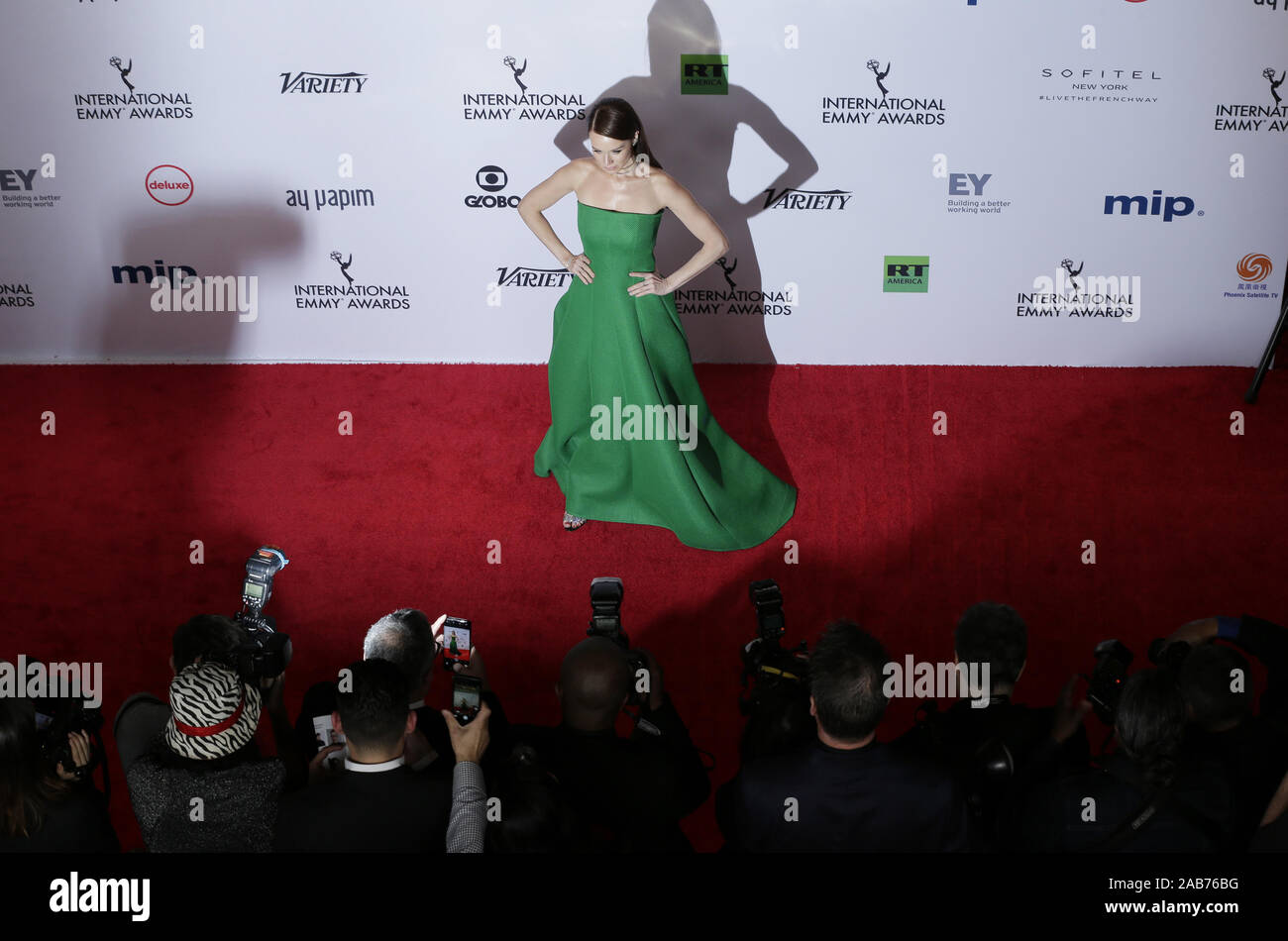 New York, États-Unis. 25Th Nov, 2019. Mariana Ximenes arrive sur le tapis rouge à la 47ème International Emmy Awards à l'hôtel Hilton New York à New York le 25 novembre 2019. Photo de John Angelillo/UPI UPI : Crédit/Alamy Live News Banque D'Images