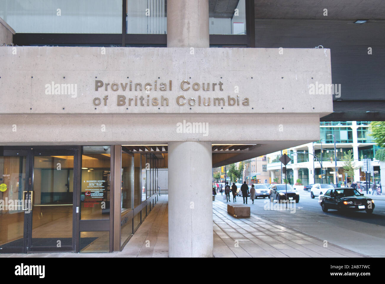 Vancouver, Canada - le 5 octobre 2019 : Signe de la Cour provinciale de la Colombie-Britannique, au centre-ville de Vancouver Banque D'Images