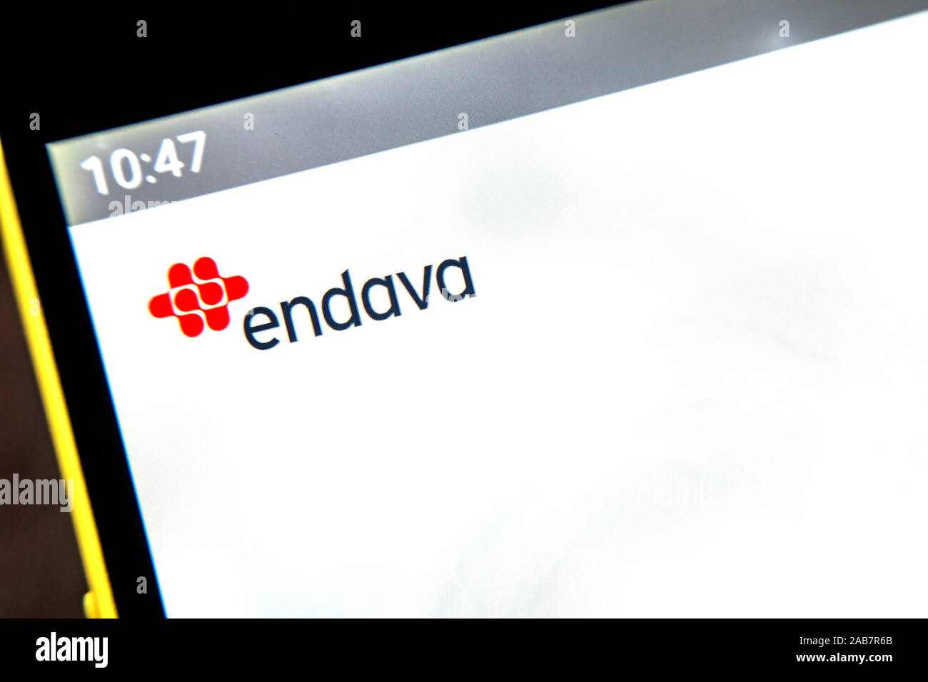 Berdiansk, Ukraine - Avril 6, 2019 : rédaction d'illustration d'Endava accueil du site. Logo Endava visible sur l'écran du téléphone. Banque D'Images